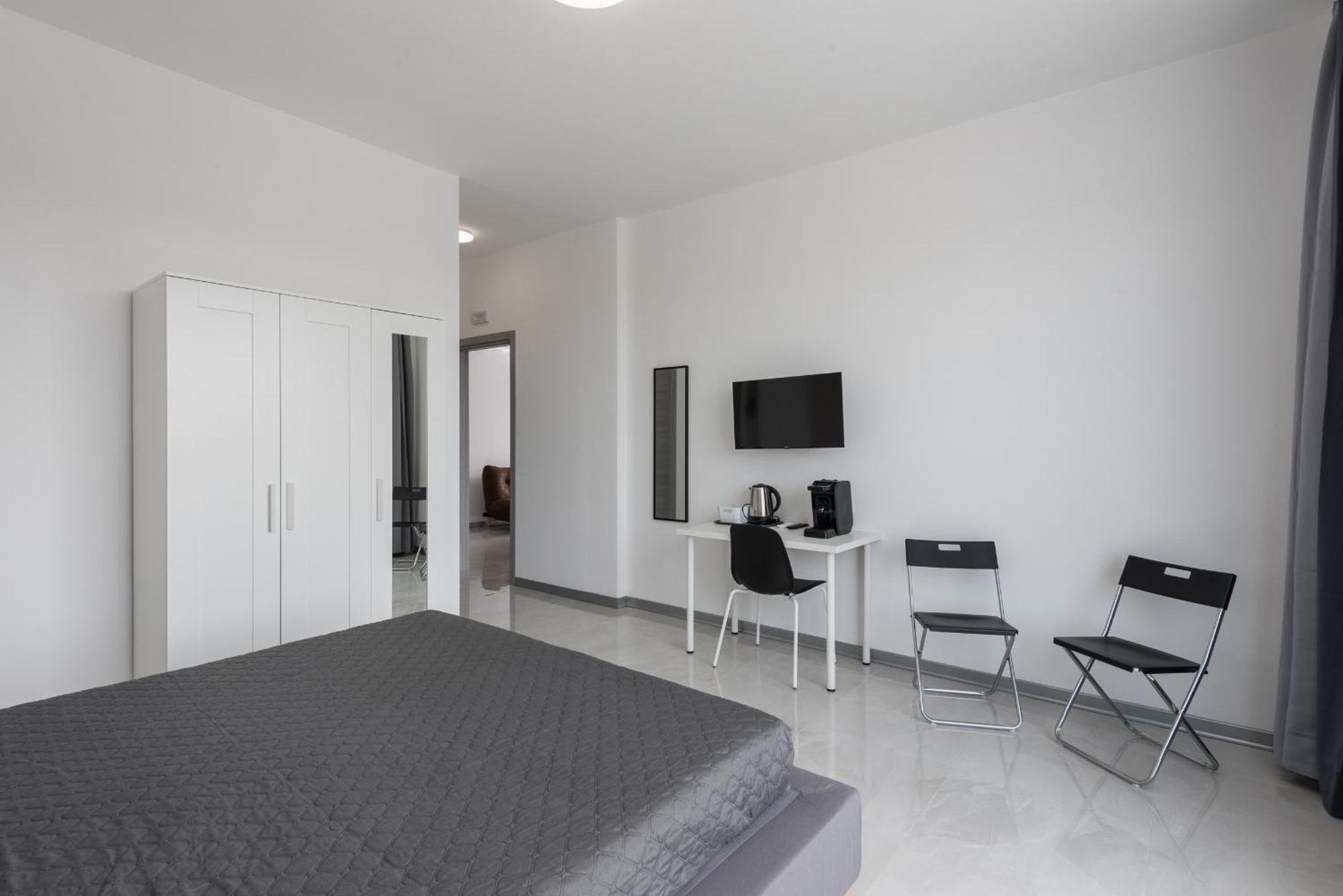 Travelershome Ciampino Airport Guesthouse 600M To Airport エクステリア 写真