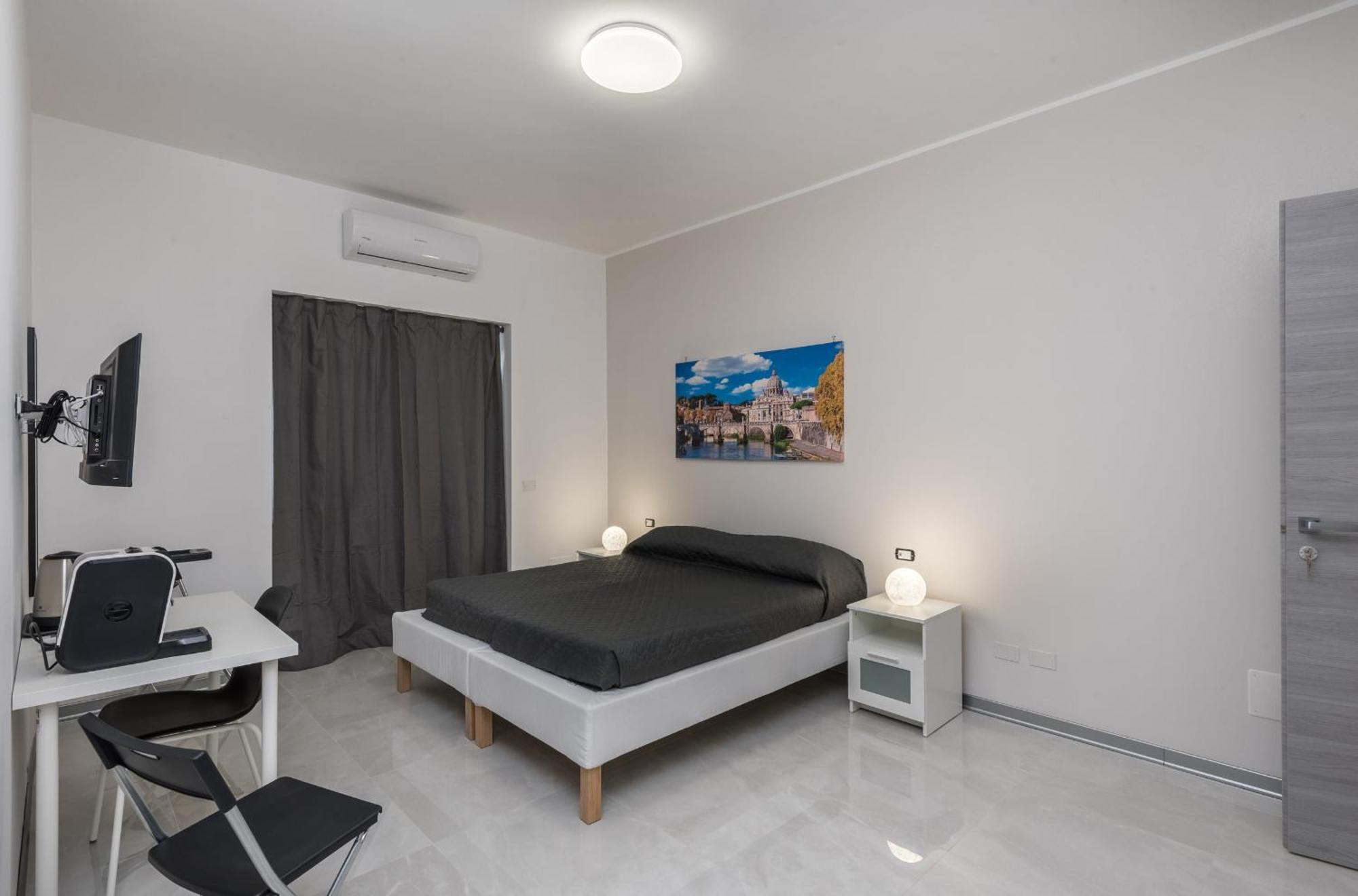 Travelershome Ciampino Airport Guesthouse 600M To Airport エクステリア 写真