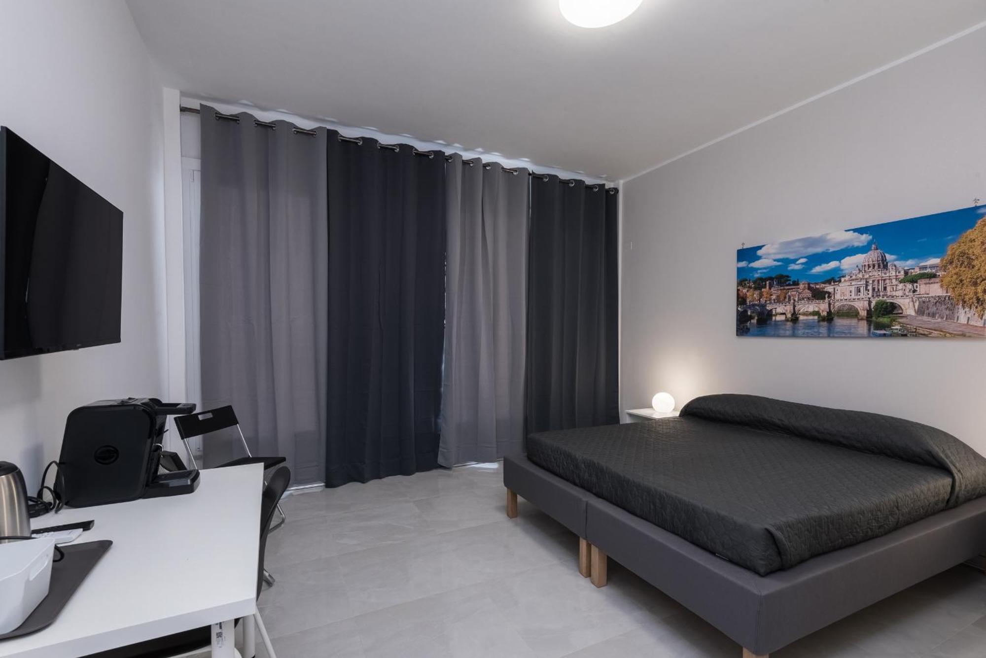 Travelershome Ciampino Airport Guesthouse 600M To Airport エクステリア 写真