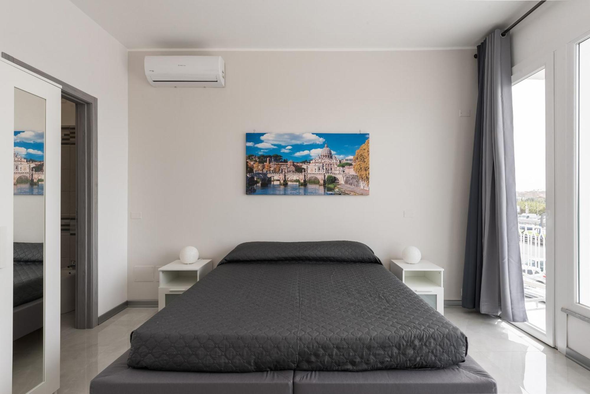 Travelershome Ciampino Airport Guesthouse 600M To Airport エクステリア 写真