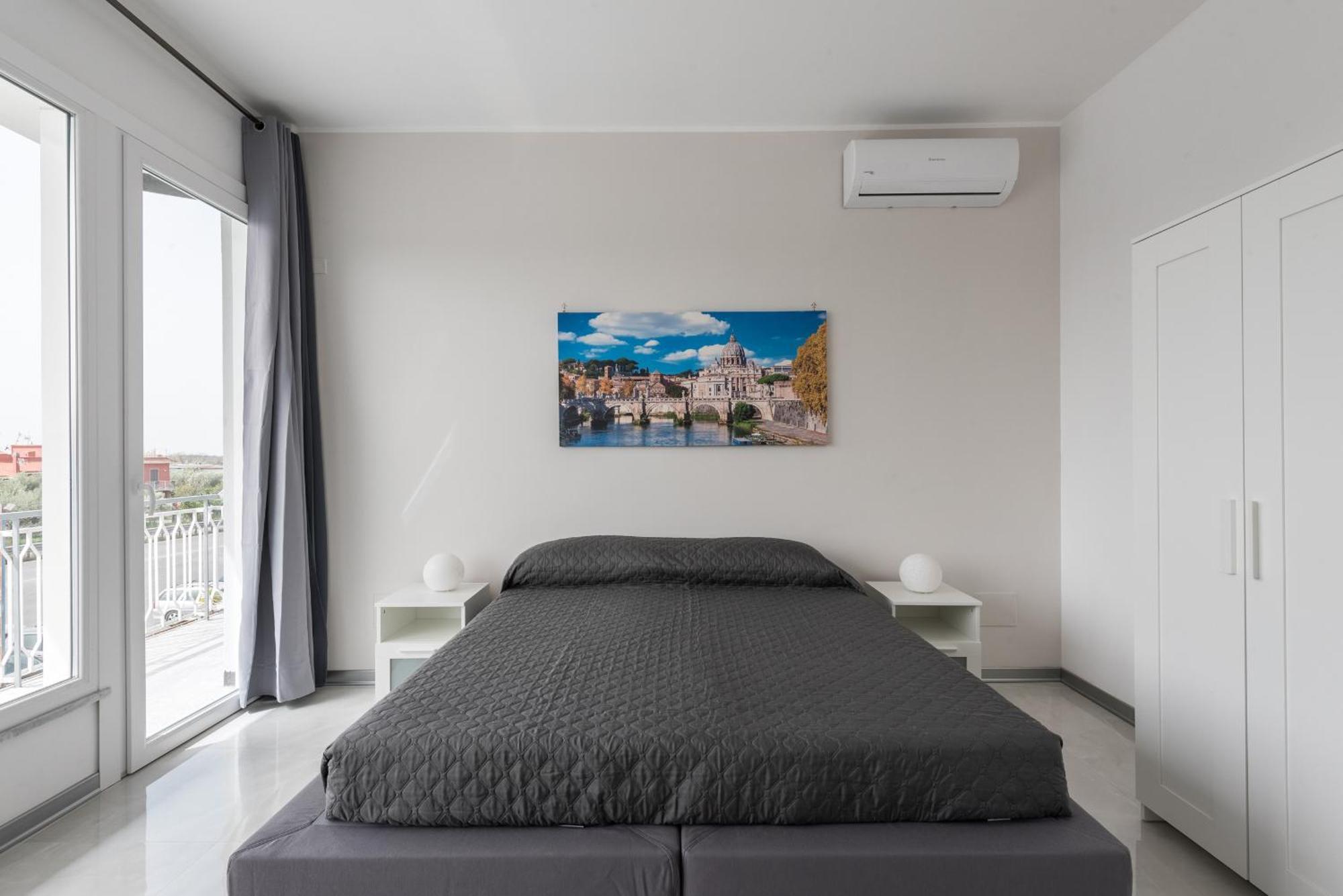 Travelershome Ciampino Airport Guesthouse 600M To Airport エクステリア 写真